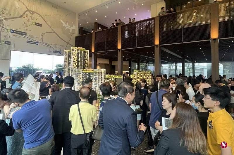 Crowded Showflat at The Reserve Residences 4 1 1 Crowded Showflat at The Reserve Residences 4 1 1